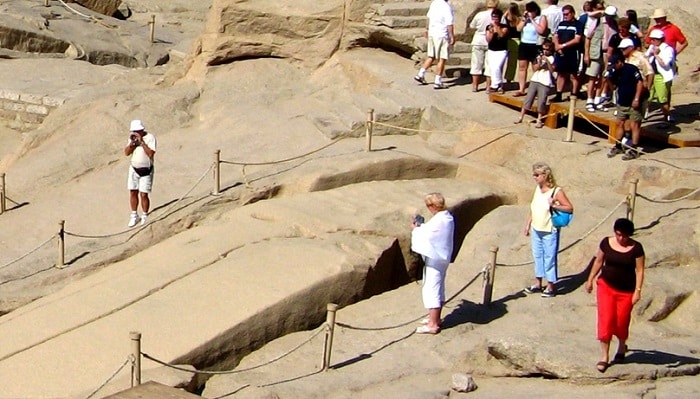 المسلة الناقصة The Unfinished Obelisk