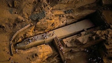 المسلة الناقصة في أسوان