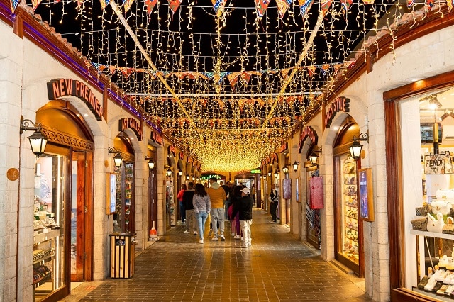 التسوق الفاخر في سوهو سكوير