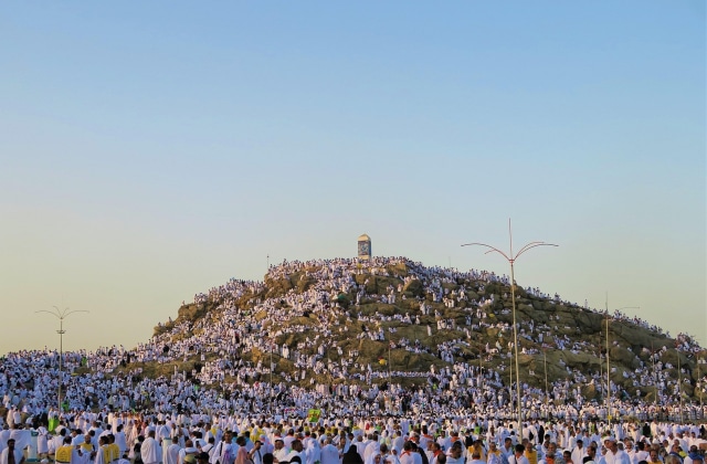 جبل عرفات من أهم المعالم السياحة الدينية في السعودية