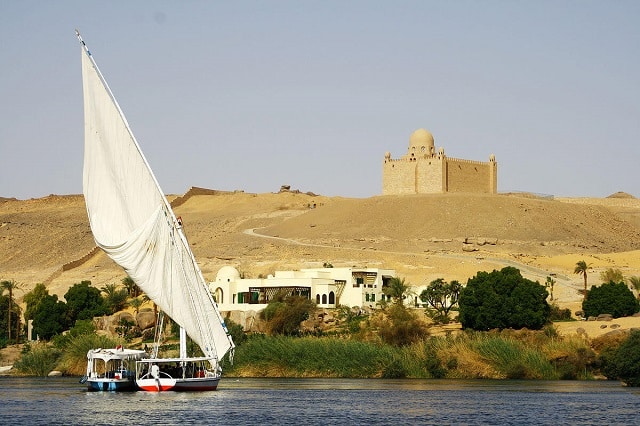 زيارة ضريح أغا خان في أسوان