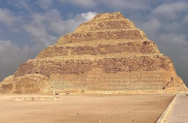 هرم الملك زوسر المدرج