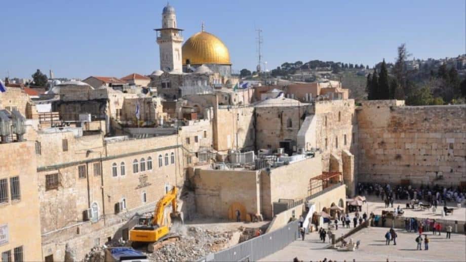 القدس في خطر