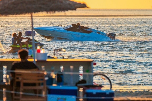 شاطئ يام