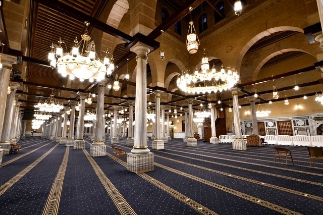 مسجد الإمام الحسين من الداخل