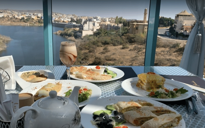 مطعم الحديقة الزجاجية في أبها
