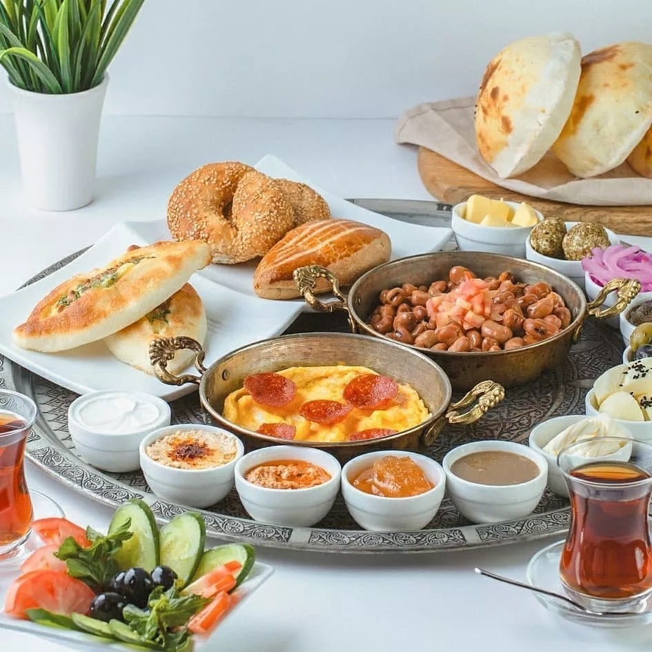 مطعم Güllüoğlu