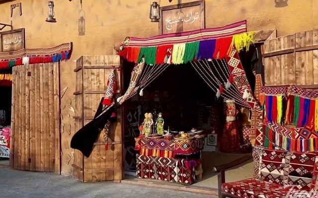 سوق عكاظ في خميس مشيط
