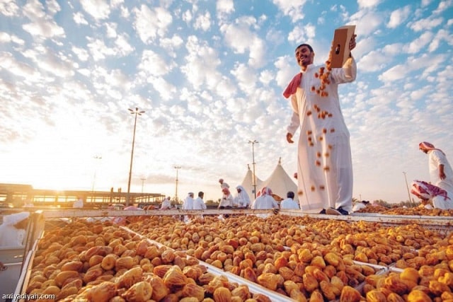 سوق بريدة للتمور - مركز تجارة التمور في العالم