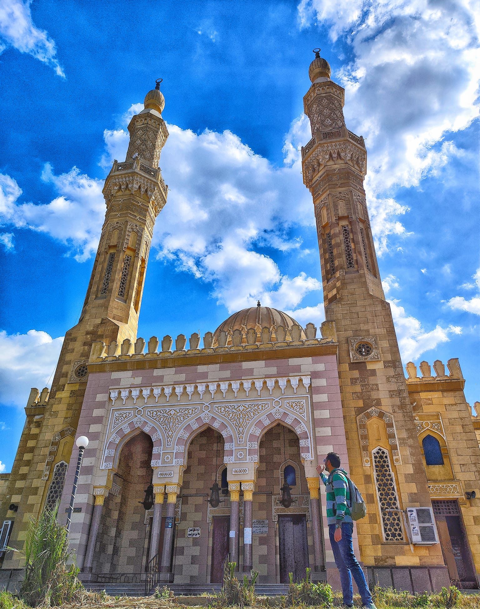 مسجد ناصر في بنها العسل