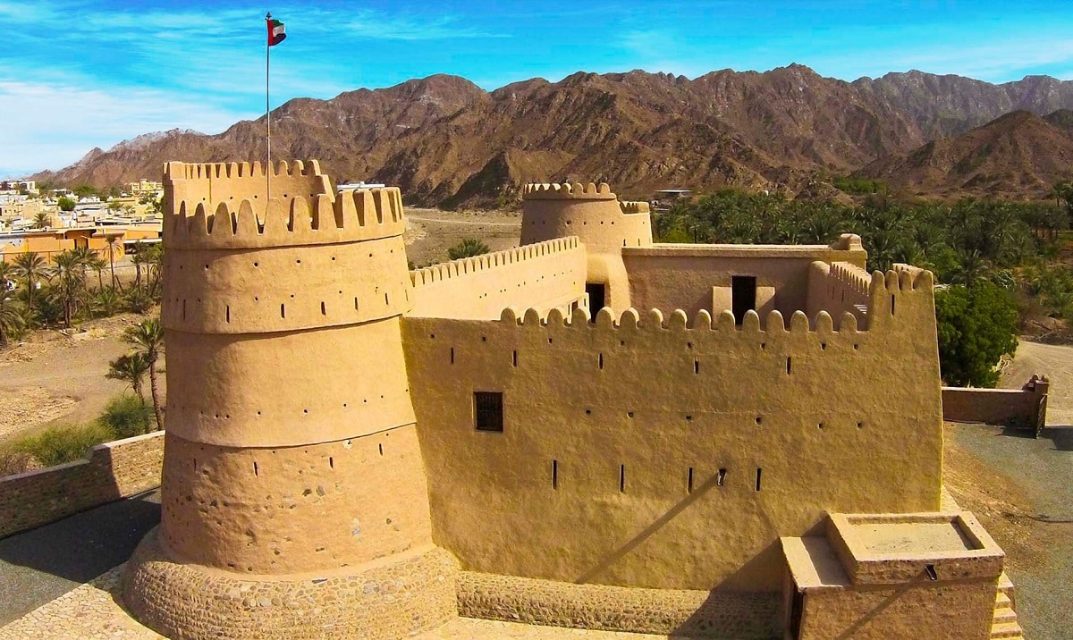برج مراقبة دائري في قلعة الفجيرة
