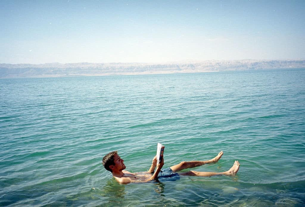 السباحة في البحر الميت