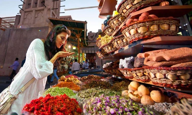 سوق التوابل دبي – أفضل مكان لشراء التوابل والبهارات والتعرف على التراث الإماراتي.