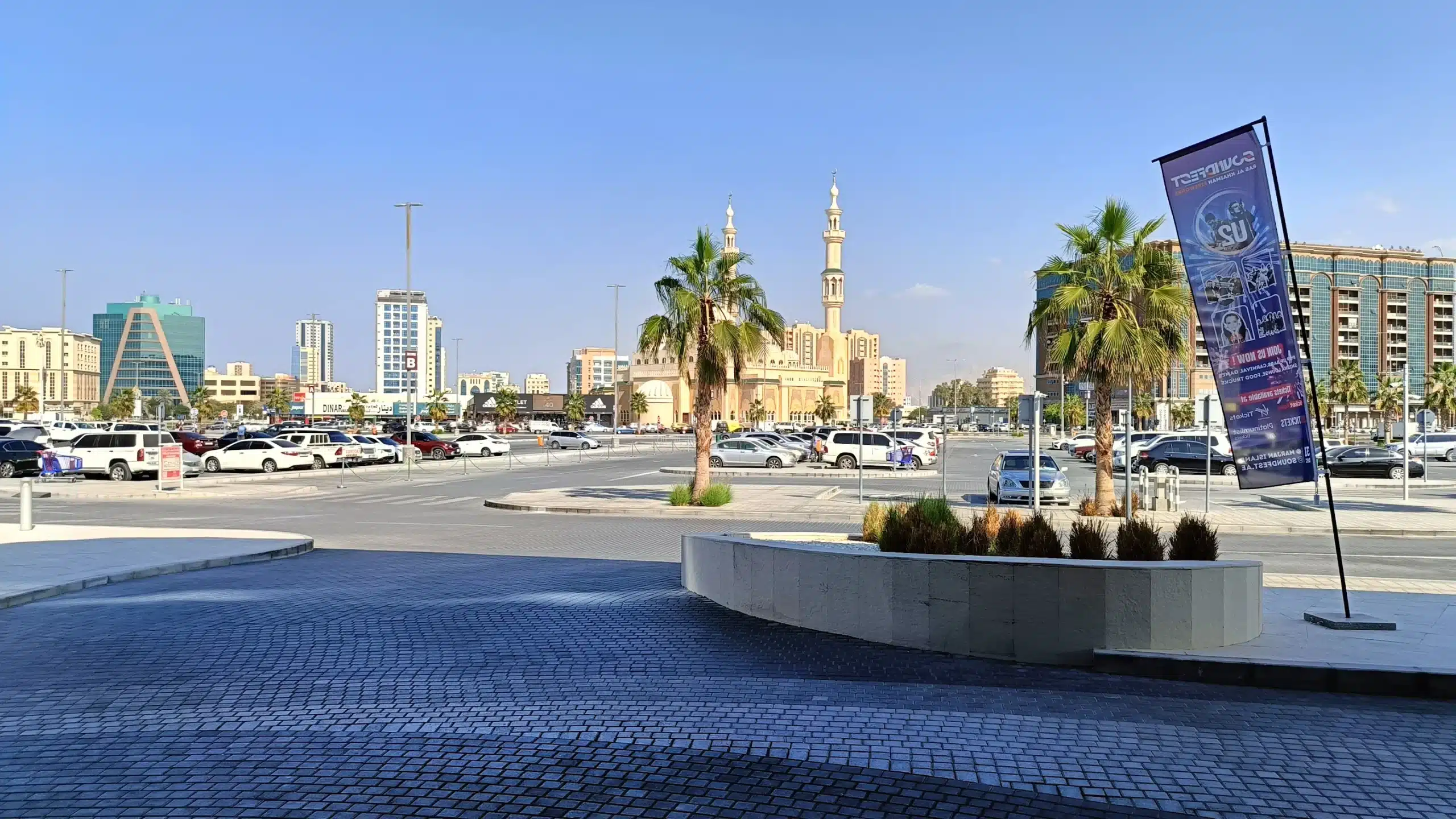 مواقف سيارات