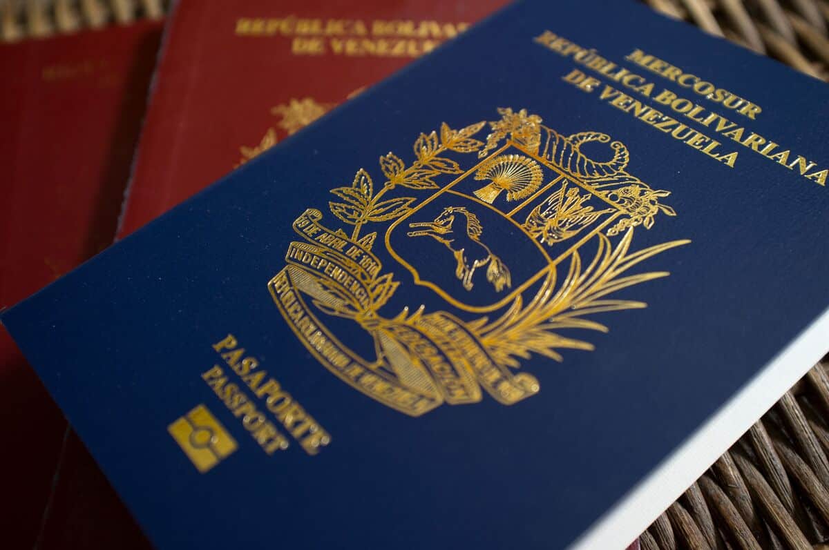 دول بدون فيزا جواز السفر الفنزويلي
