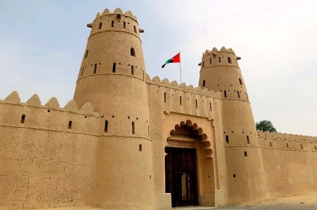 قلعة الجاهلي في العين