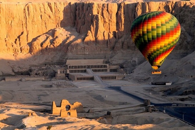 المنطاد الهوائي في الأقصر