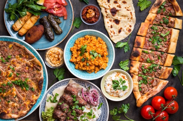 الطعام الألباني