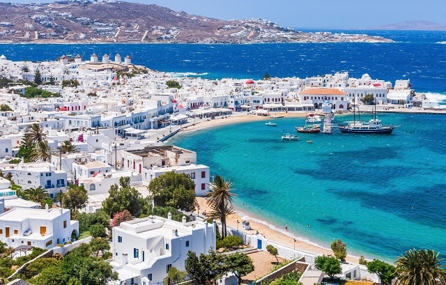 جزيرة ميكونوس البيضاء
