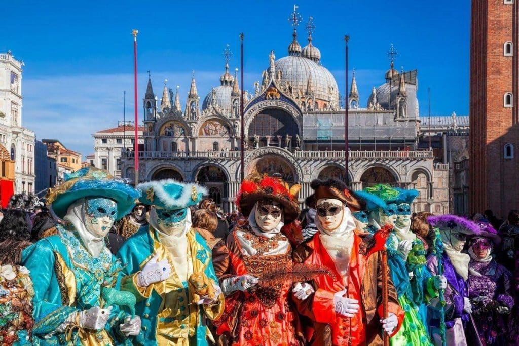 مهرجان الأقنعة في فينيسيا إيطاليا والأنشطة السياحية المميزة