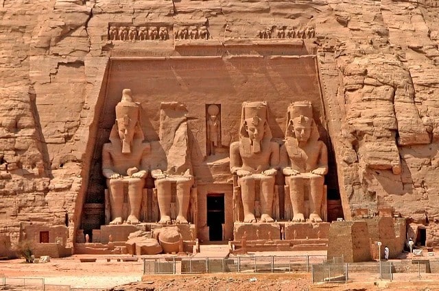 معبد أبو سمبل في اسوان
