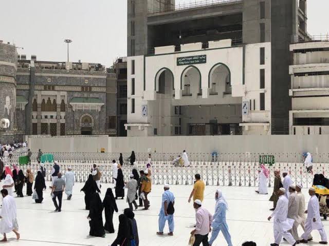 باب الملك عبد العزيز في الحرم المكي