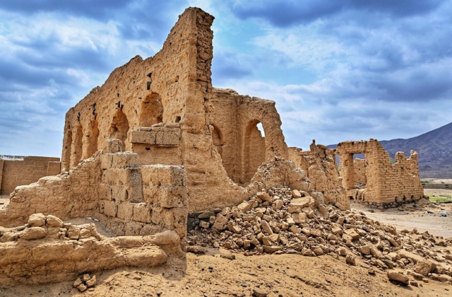سوق مجنة التاريخي