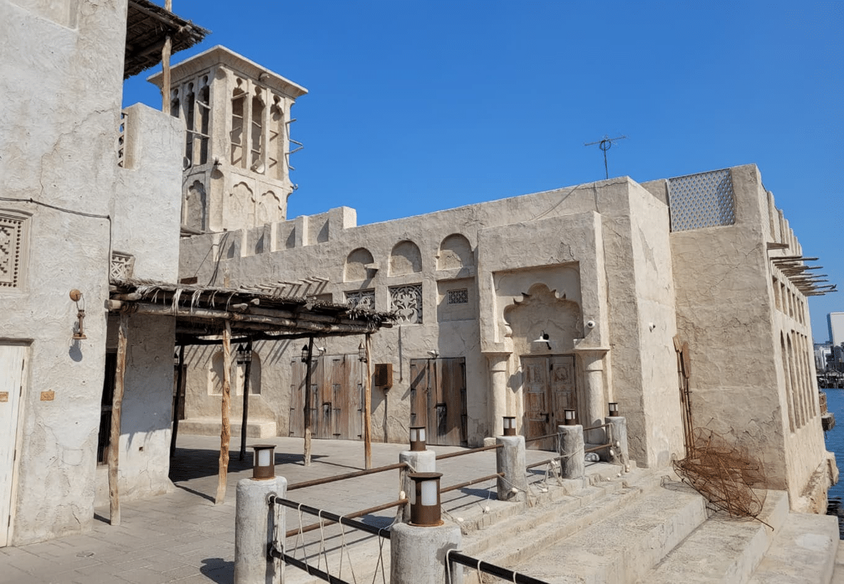 عمارة تقليدية بامتياز من حي الفهيدي التاريخي