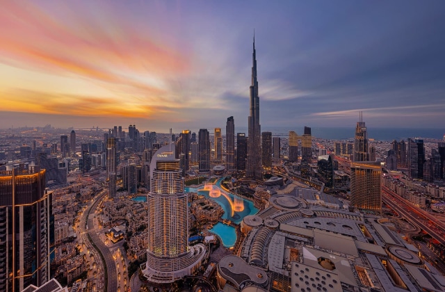 دبي من مدن الامارات السياحية بالمسافات