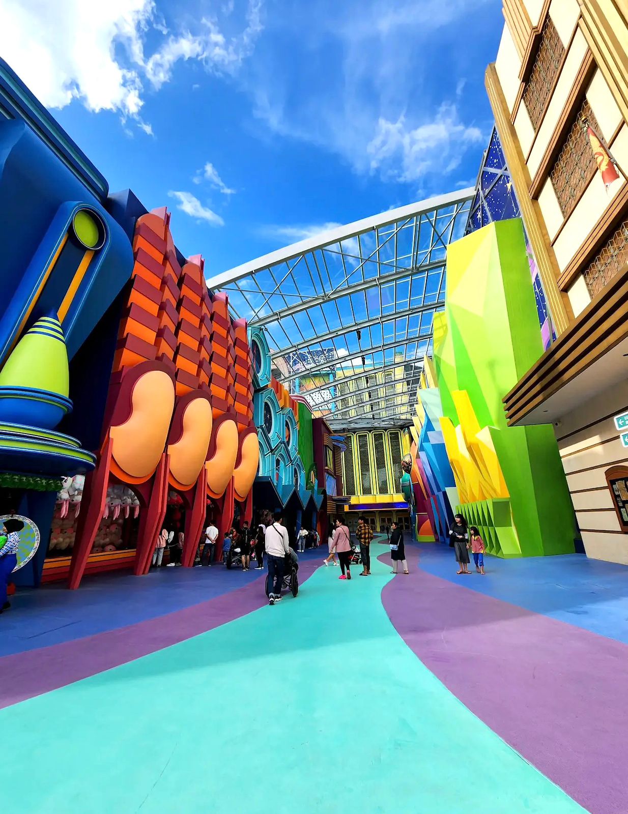داخل الملاهي