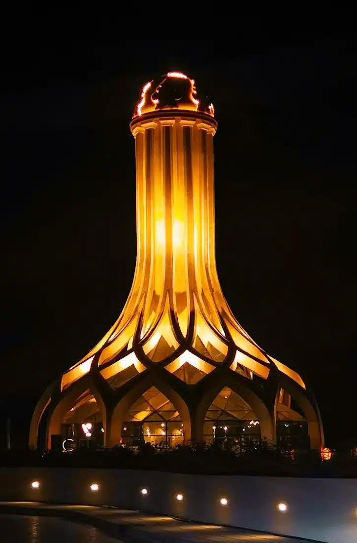 الإضاءة الليلية لـ النصب