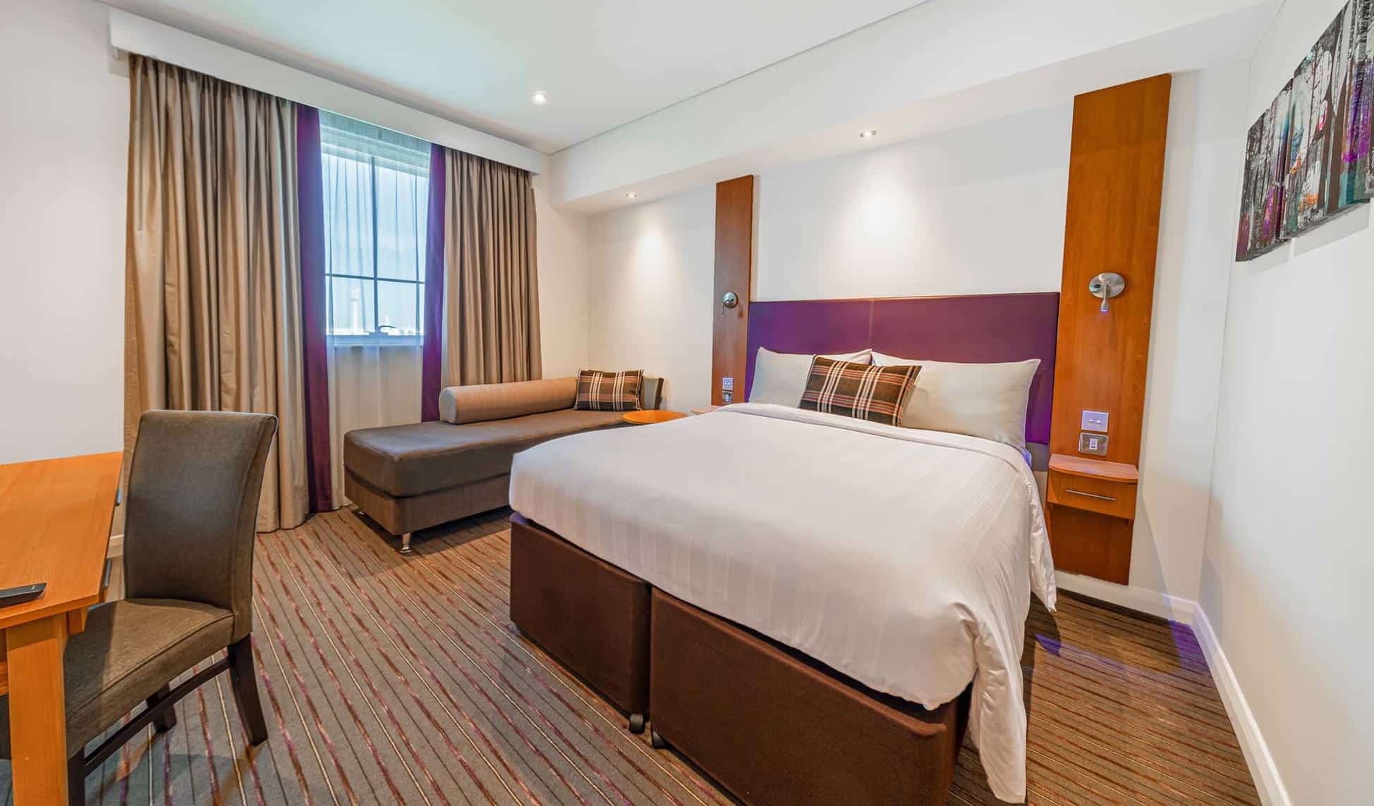 فندق Premier Inn Dubai Investments Park